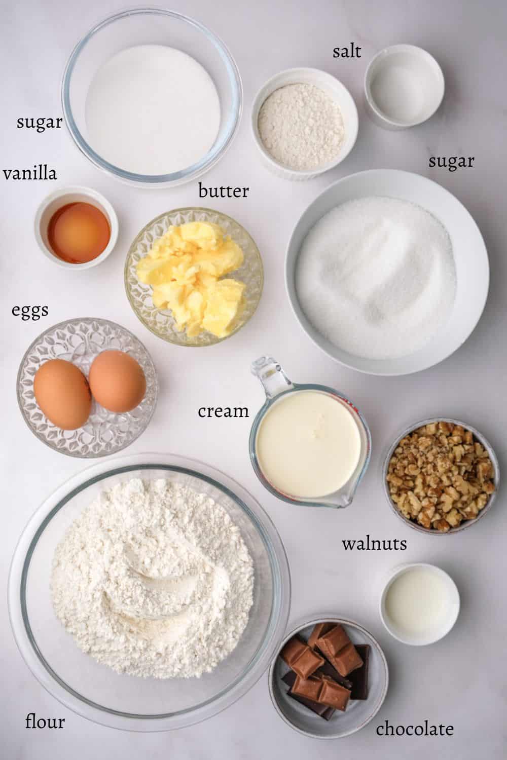 Image showing ingredients needed to make this dessert. 